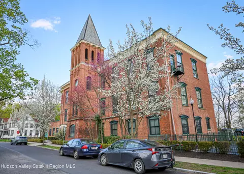 214 W Chestnut #102, Kingston, NY 12401