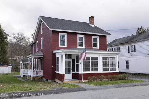 6 Park St, Ellenville, NY 12428