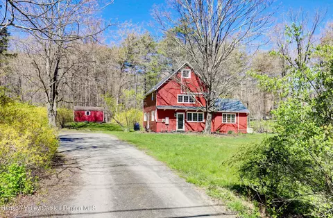 58 Maverick Rd, Woodstock, NY 12498
