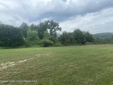 13 Andy Sims Rd, Saugerties, NY 12477