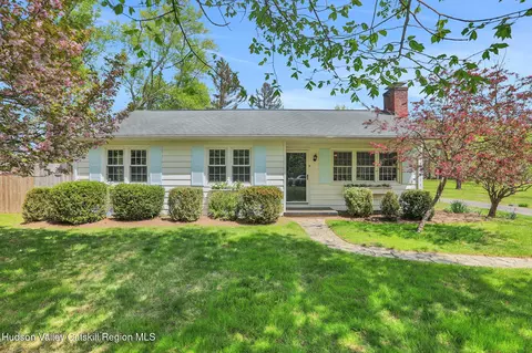 152 Schoonmaker Ln, Stone Ridge, NY 12484