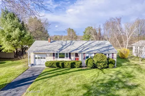 121 Rayna St, Hurley, NY 12443