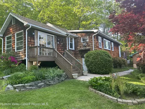 266 Swartekill Rd, Highland, NY 12528