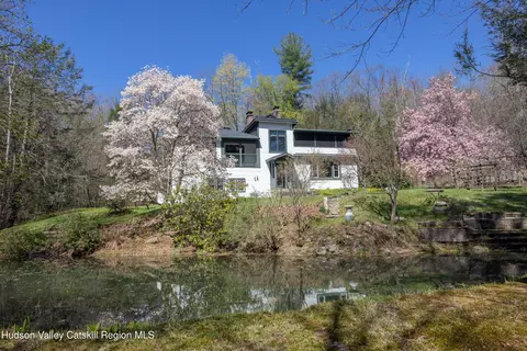 103 Trails End Rd, Kerhonkson, NY 12446