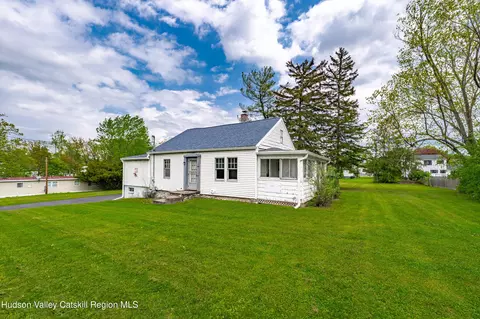 334 Joslen Blvd, Hudson, NY 12534