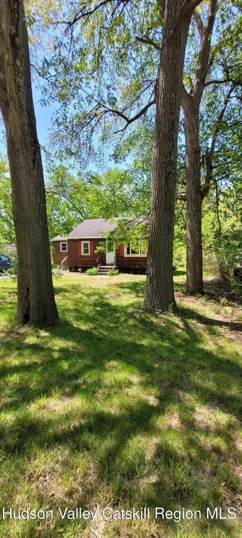 Exterior - 995 River Road Rd, Selkirk, NY 12158 photo 2 of 6
