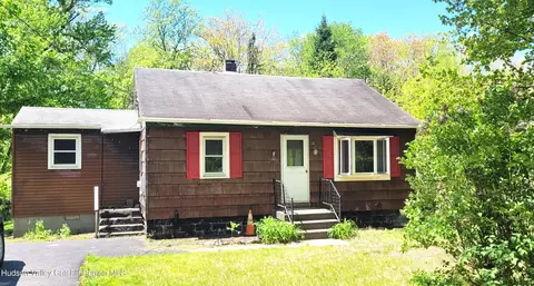 995 River Road Rd, Selkirk, NY 12158