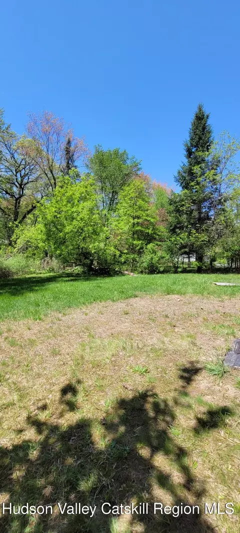 Exterior - 995 River Road Rd, Selkirk, NY 12158 photo 4 of 6