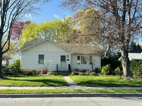 11 Virginia Ave, Saugerties, NY 12477