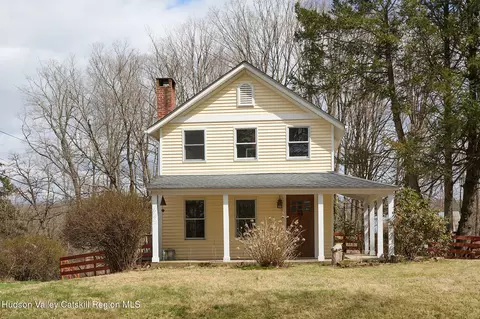 300 Old Stage Rd, Saugerties, NY 12477