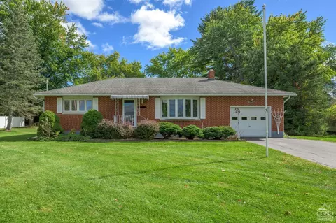 460 Joslen Blvd, Hudson, NY 12534