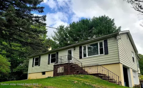 22 Katzman Rd, Ellenville, NY 12428