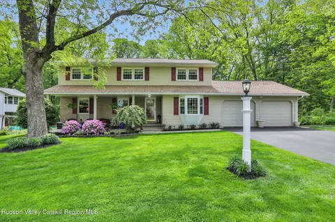 135 Fairway Dr, Hurley, NY 12443
