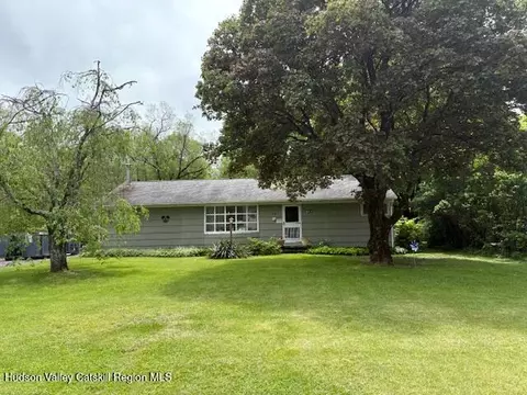 36 Blue Mountain Mnr, Saugerties, NY 12477
