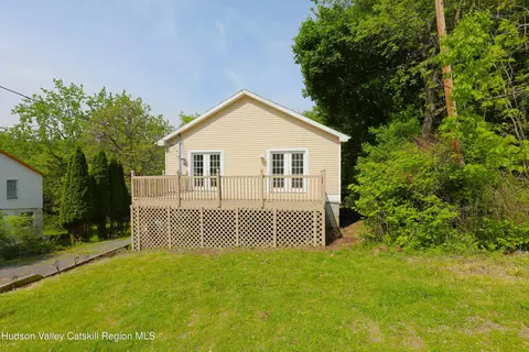 154 John St, East Kingston, NY 12401