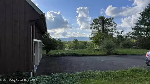 592 Sand Hill Rd, Gardiner, NY 12525