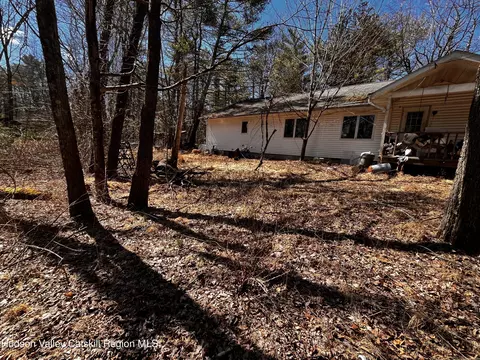 1145 Glasco Tpke, Saugerties, NY 12477