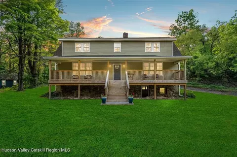 546 South St, Highland, NY 12528