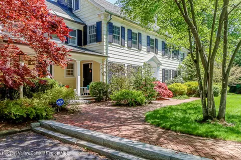 229 High St, Pittsfield, MA 01201
