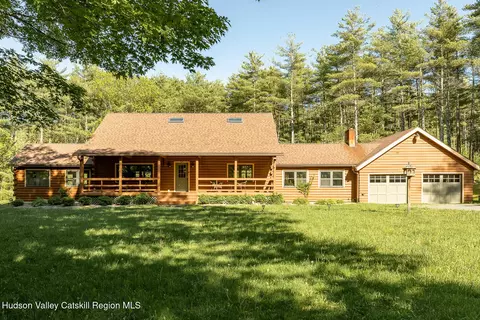 88 S Durham Estates Rd, Acra, NY 12405