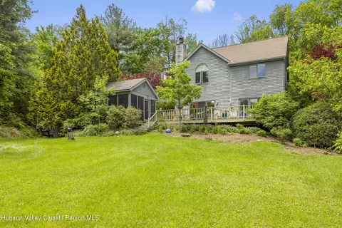 25 Ridgewood Rd, Kerhonkson, NY 12446