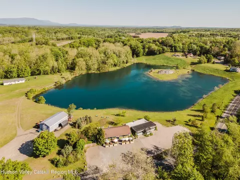 573 E Kerley Corners Rd, Elizaville, NY 12523