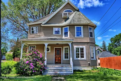 4 Park St, Millerton, NY 12546