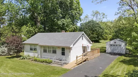 541 Ny-23b, Hudson, NY 12534