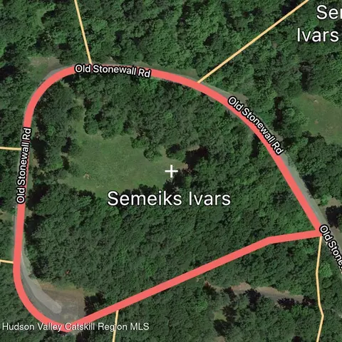 87 Old Stonewall Rd, New Baltimore, NY 12124