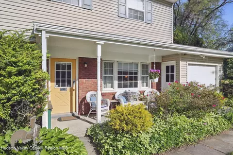 4 Jeffrey Ct, Saugerties, NY 12477
