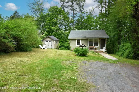 12 Hauns Hill Rd, Saugerties, NY 12477
