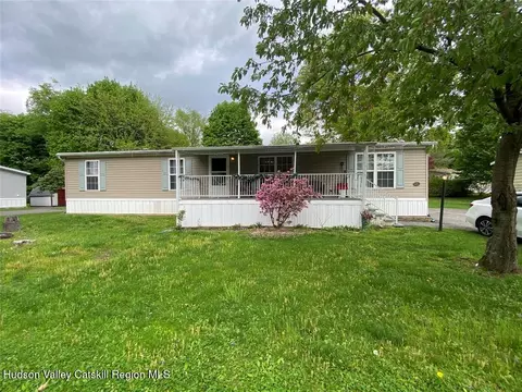 18 Hula Ln, New Paltz, NY 12561