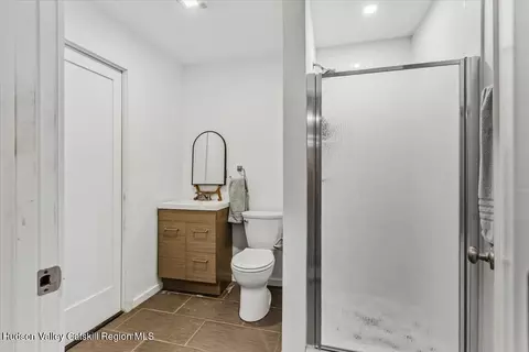 Bath - 275 Mountain Ave, Cairo, NY 12413 photo 2 of 2