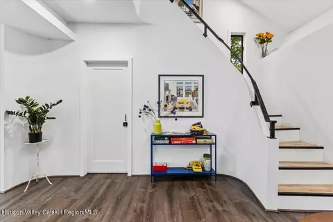 Entry Way - 275 Mountain Ave, Cairo, NY 12413 photo 1 of 4