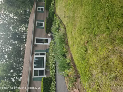 4 Robin Road Rd, Kinderhook, NY 12106