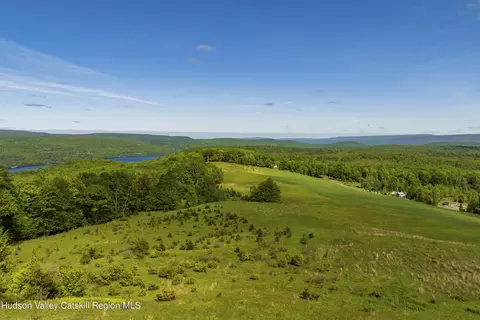 19 Red Rock Rd, Wawarsing, NY 12489