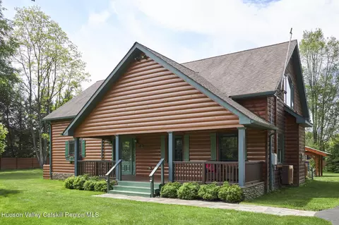 2 Marquet Dr, Rhinebeck, NY 12572