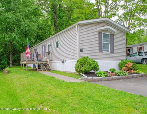 331 James St, Port Ewen, NY 12466