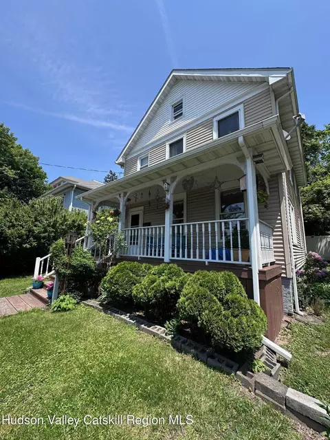 91 Ulster Ave, Saugerties, NY 12477