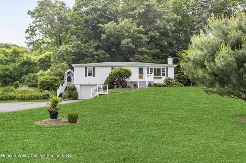 21 Clearwater Rd, Highland, NY 12528