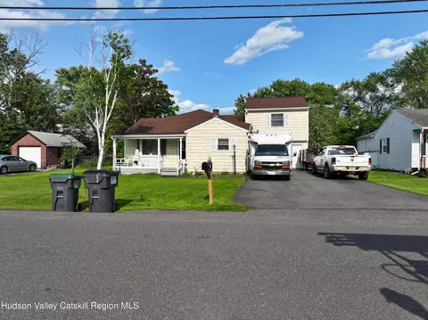 71 Kings Rd, Coxsackie, NY 12051
