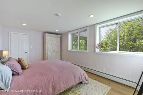 Bedroom - 208 Grogkill Rd, Woodstock, NY 12498 photo 6 of 7