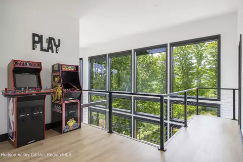 Entry Way - 4 Goff Rd, Windham, NY 12496 photo 4 of 7