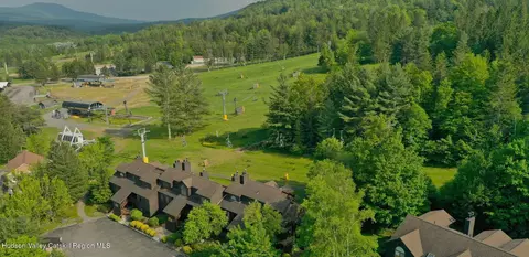 82 Liftside Dr #A13, Hunter, NY 12442