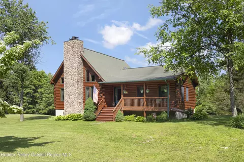 17 Partridge Rd, Hudson, NY 12534