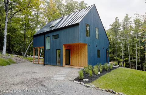 99 Cannon Cir, Woodstock, NY 12498