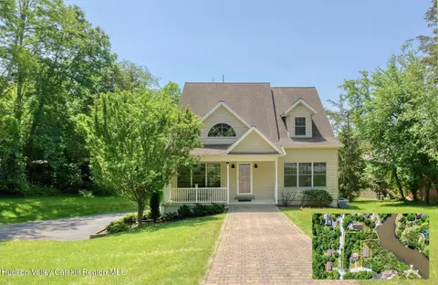 5 Catskill Ct, Coxsackie, NY 12051