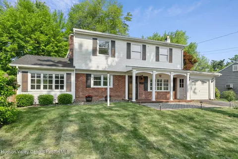 6 Stevens Ct, Saugerties, NY 12477