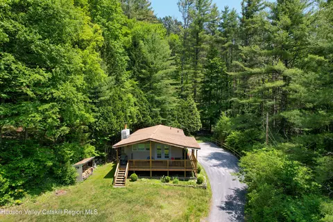 15 High St E, Shandaken, NY 12480