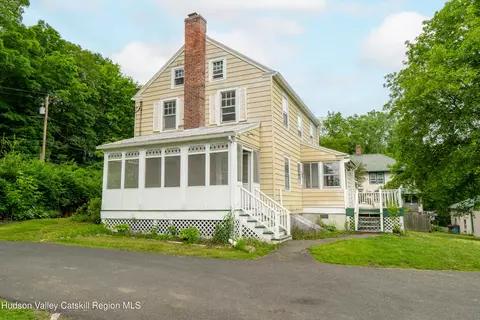 135 Ny-23b, Hudson, NY 12534